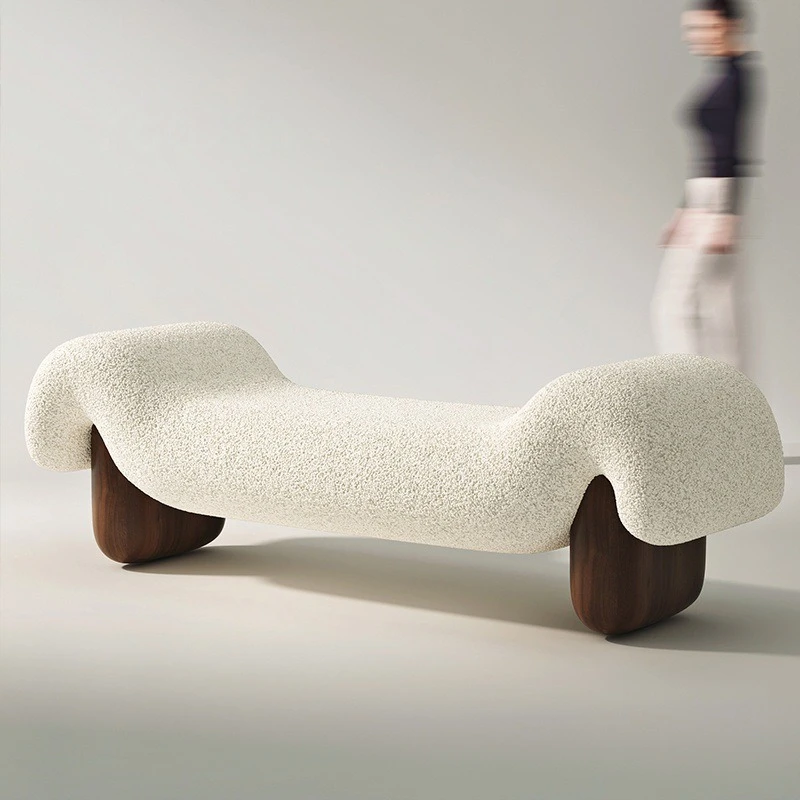 Kleines Apartment, kreative Nachttischbank, Sofa, italienischer, minimalistischer, granulierter Samt-Schuhwechselhocker