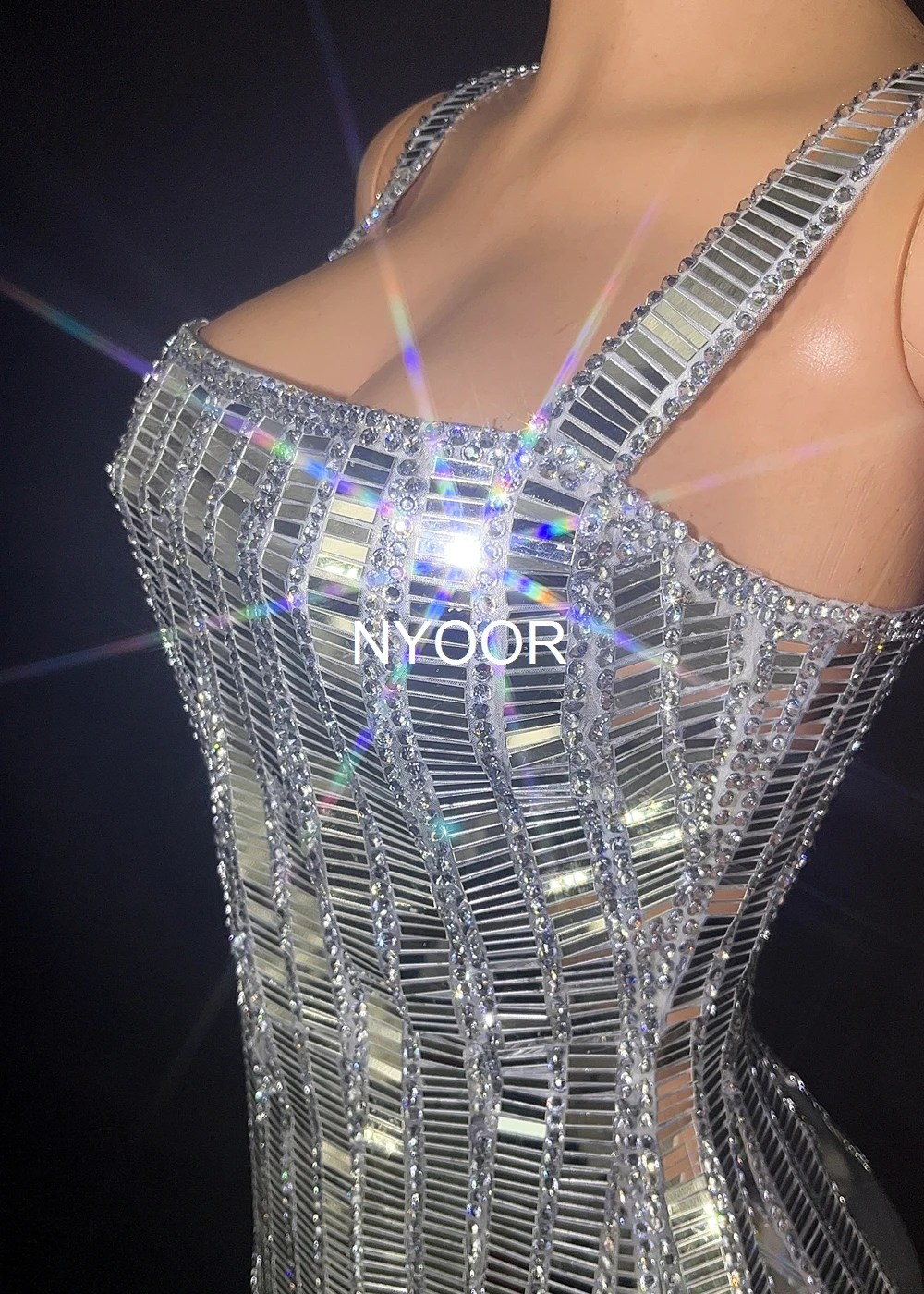 Błyszczące srebrne lustra w paski krótka sukienka dla kobiet seksowny kostium taneczny piosenkarka tancerz strój sceniczny strój do klubu nocnego