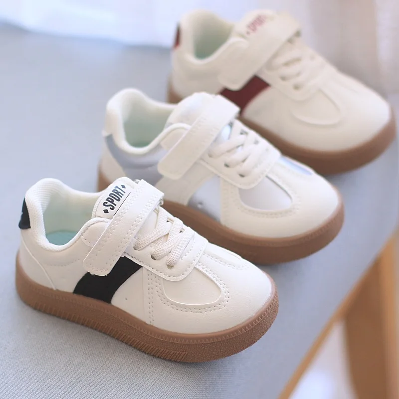 

Легкие детские туфли для скейтбординга, новинка 2023 года, весенняя нескользящая спортивная обувь для мальчиков, дышащие модные кроссовки для тренировок и бега