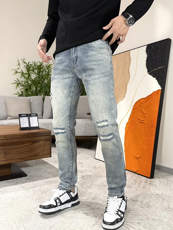 

Spring 2026 High-End Vintage Metal Cross Hole Slim Straight Leg Men's Jeans Faion Urban Sle Casual Comfortable Fit Jeans