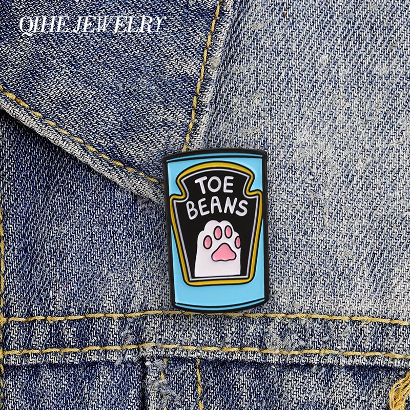 Toe Beans Cat Paw Tin Can Brooch Enamel Pin Retro Can Design Cute Cat Paws Print Brooch Lapel Bag Badge Jewelry Gift for Friends