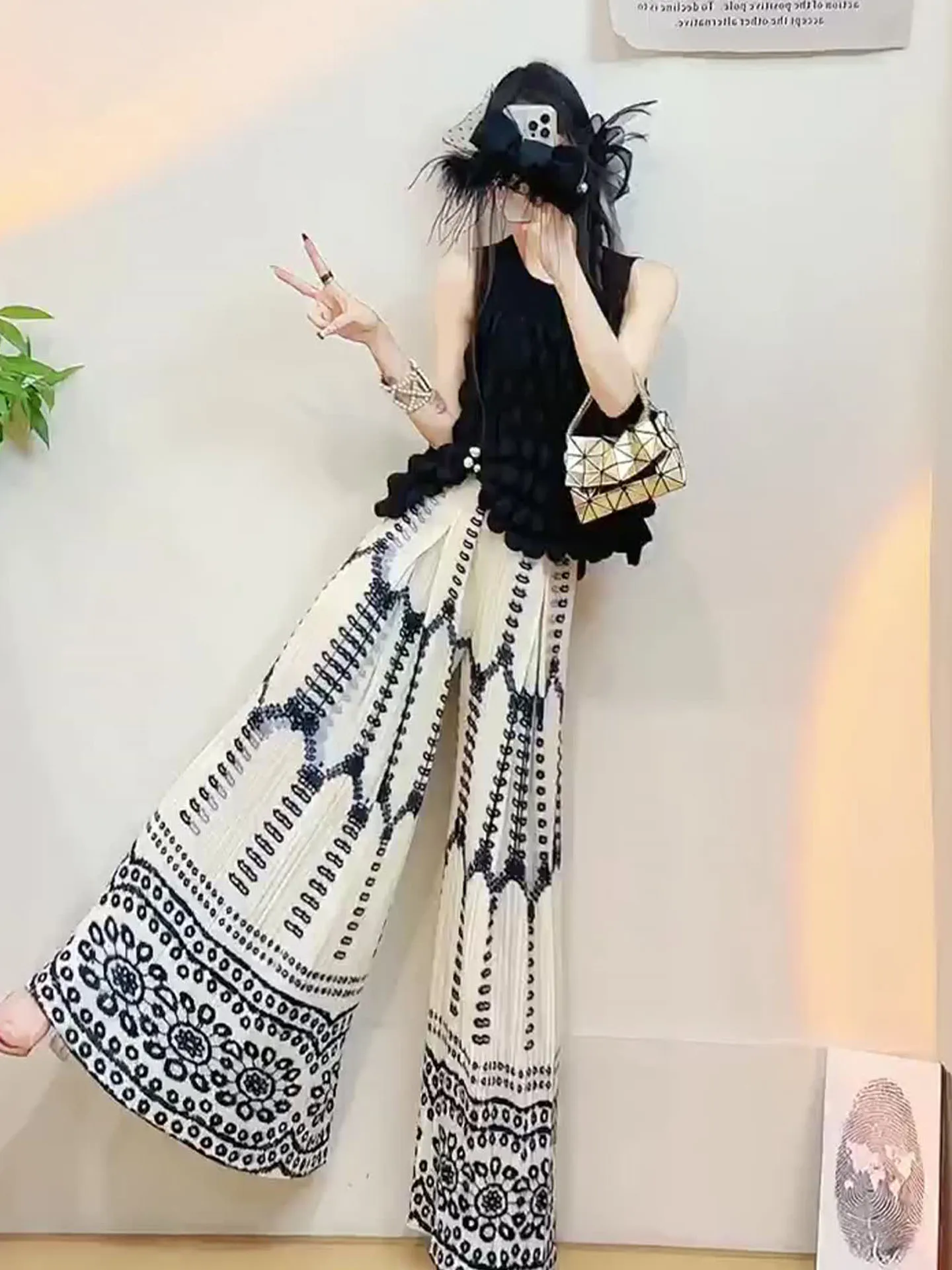 

Black Sleeveless Wide Leg Pants Set Large Size Pleated Summer Fashion Ensemble Three Houses Artistic Creation round Neck Pull...