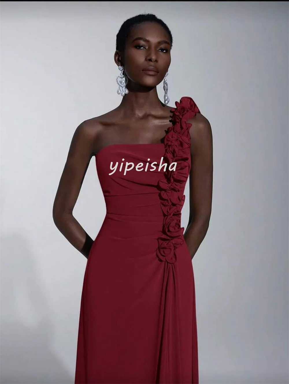 تخصيص مطابقة الأزياء الشيفون الطية Ruched ألف خط واحد الكتف فساتين طويلة مخصص فساتين المناسبات الأحجام المتاحة