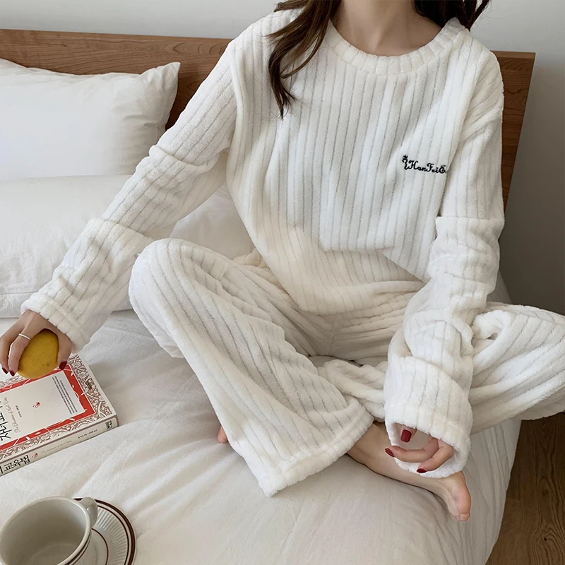 Autumn Winter Flannel Pajamas Women\'s Two-piece Coral Fleece Home Wear Clothes New Loose Casual Women\'s Striped Simple Pajamas