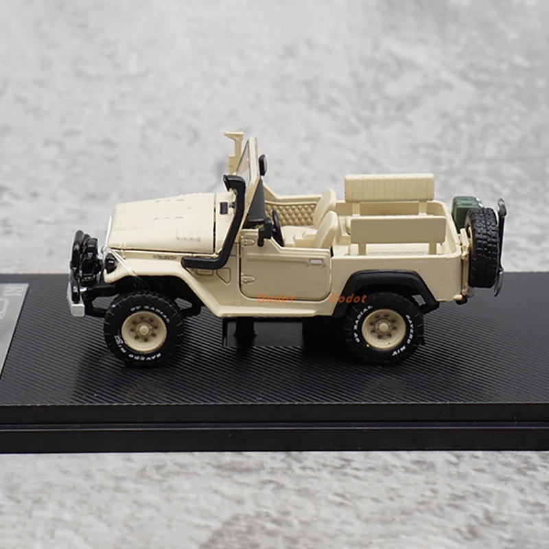 RM 1:64 Scale Diecast Alloy FJ40 Convertible Off-road Vehicle Model Classics Adult Nostalgia Toys Souvenir Gifts Static Display