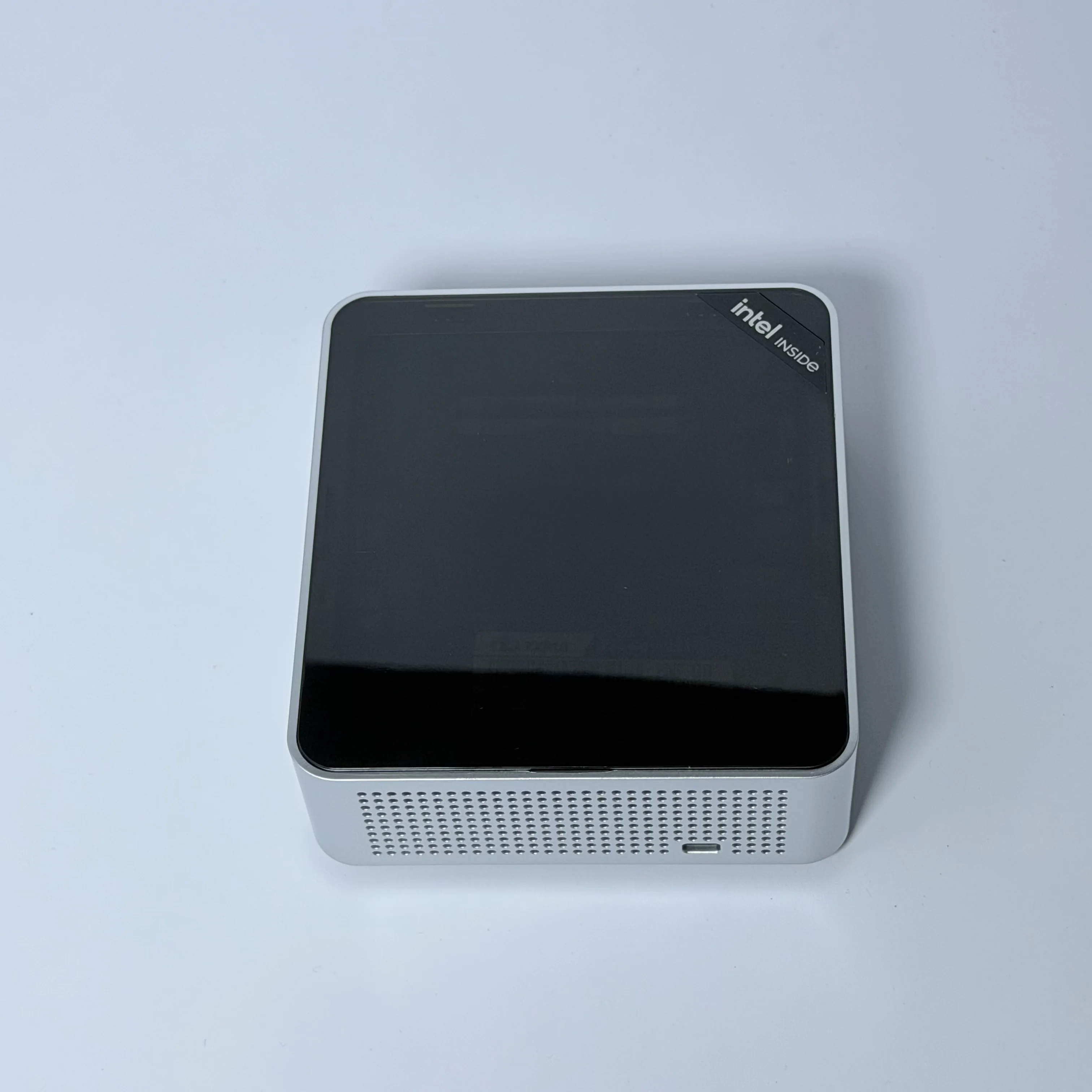 High Quality Portable Intel Core Mini Pc With Ddr4 M.2 SATA Mini Pc Windows 11 for Clawbot