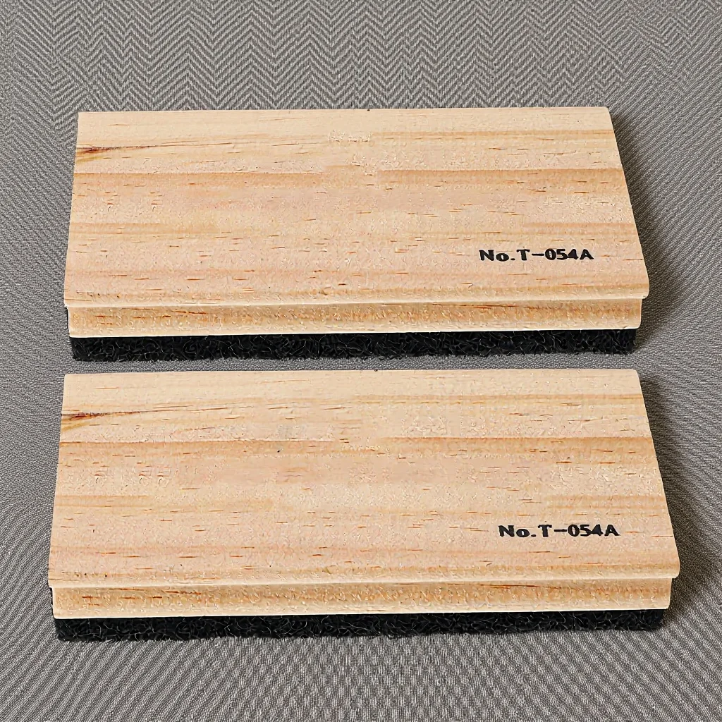 

2Pcs Blackboard Eraser Wood Handle Wool Felt Dustless Quiet Chalkboard Cleaning Tool School Office Home Use Chalkboard Eraser