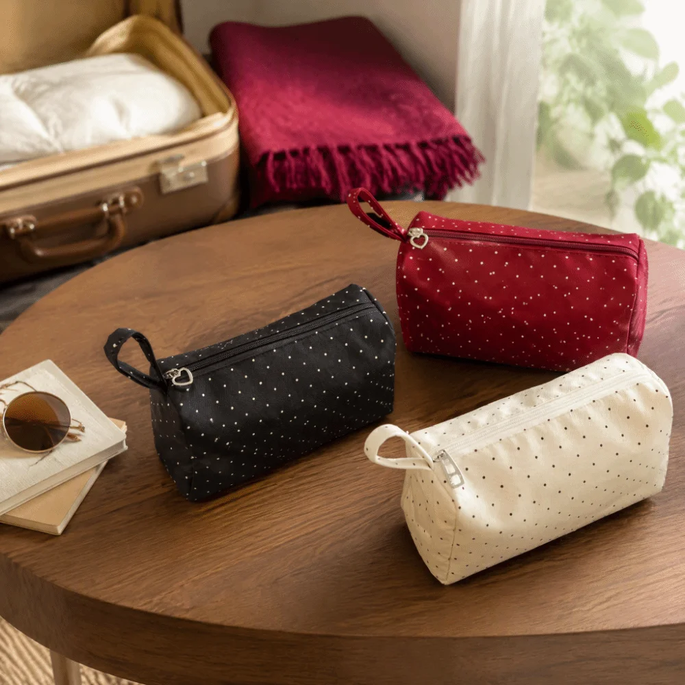 Polka Dot Cosmetic Bag Zipper Closure Large Capacity Makeup Handbag Splash Resistant Lightweight Toiletry Pouch Daily Use