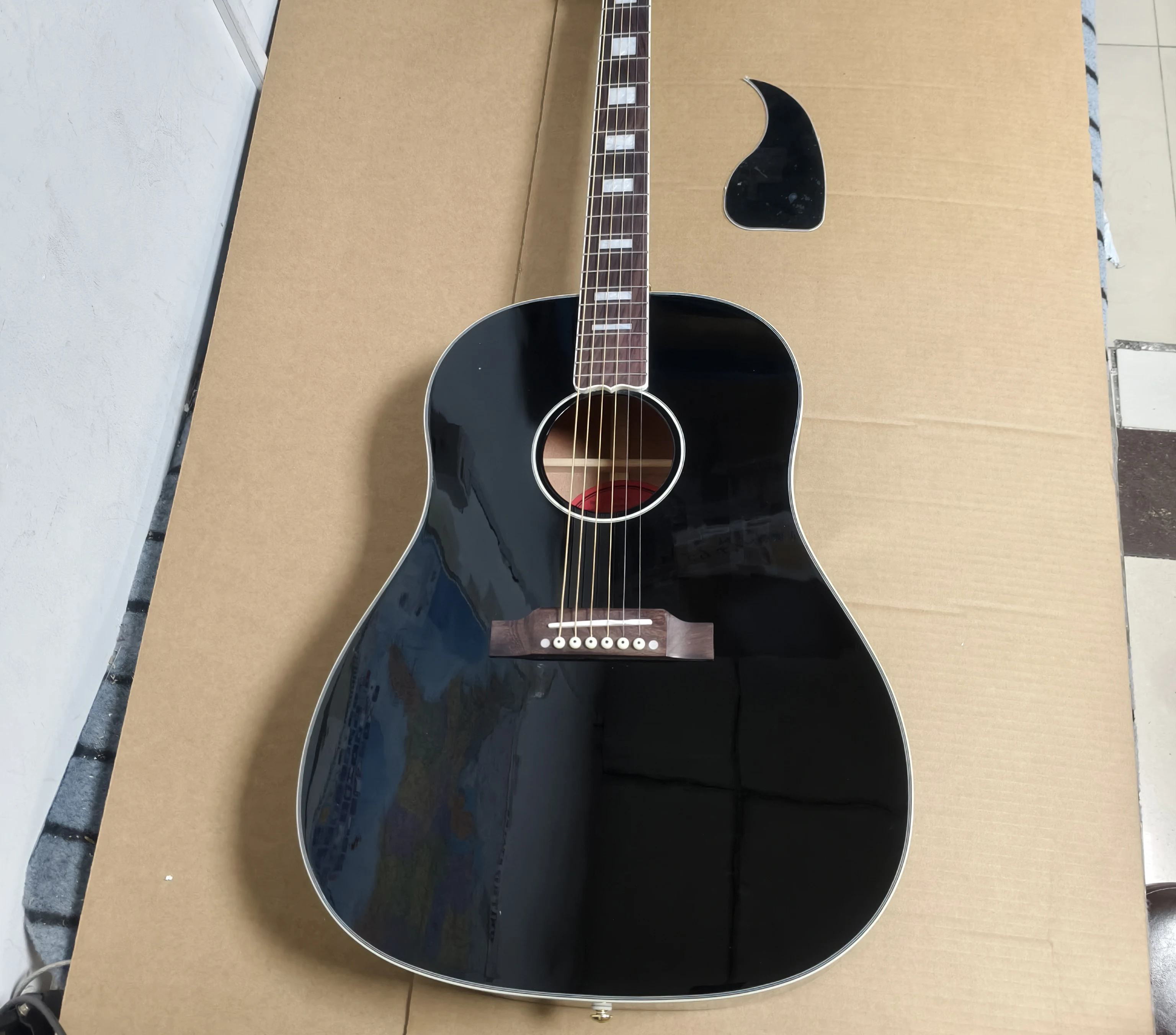 

Горячая новинка 2026: Акустическая гитара из эбенового дерева с черной накладкой, цельным деревянным верхом, грифом из эбена, костяным нутом и седлом, 20 ладов, отличное качество