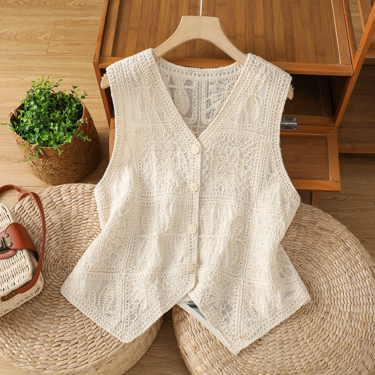 Skeleton Lace Vest Female Summer New Korean Fashion Temperament Elegant Versatile Thin Section Casual Outer Cardigan Blouse