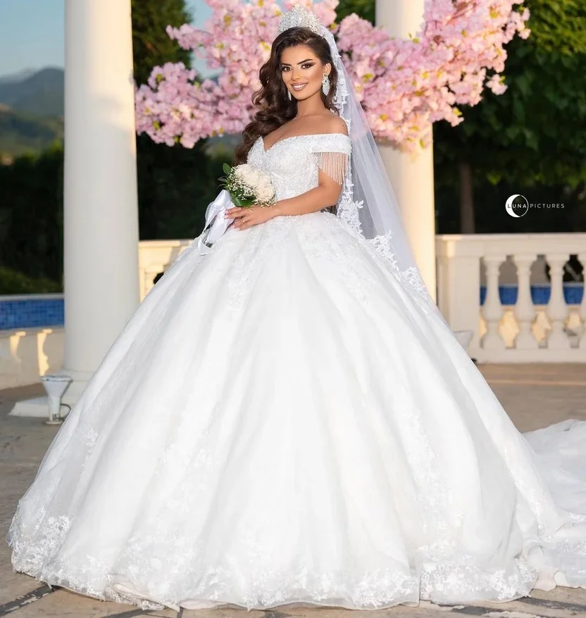 

Elegant Off Shoulder Wedding Dresses Lace Applique Princess Ball Gown Church Bridal Gowns Vestidos De Novia Customized
