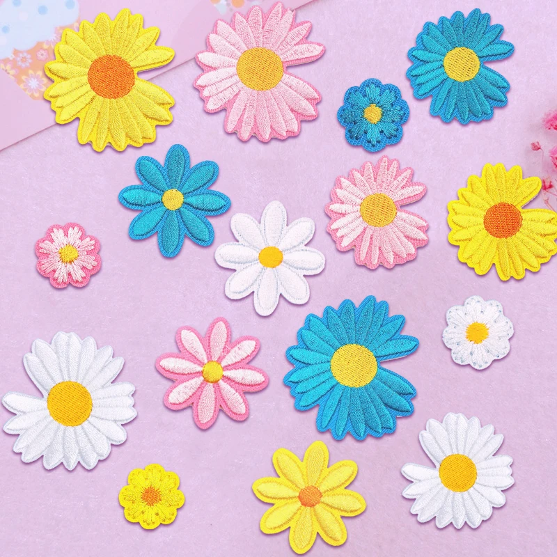 16 Pcs Flower Lot Embroidered Patches For Clothing Small Stripes Fabrics Iron On Bulk Mix Pack Sew Sets Parches Mochila Jacket