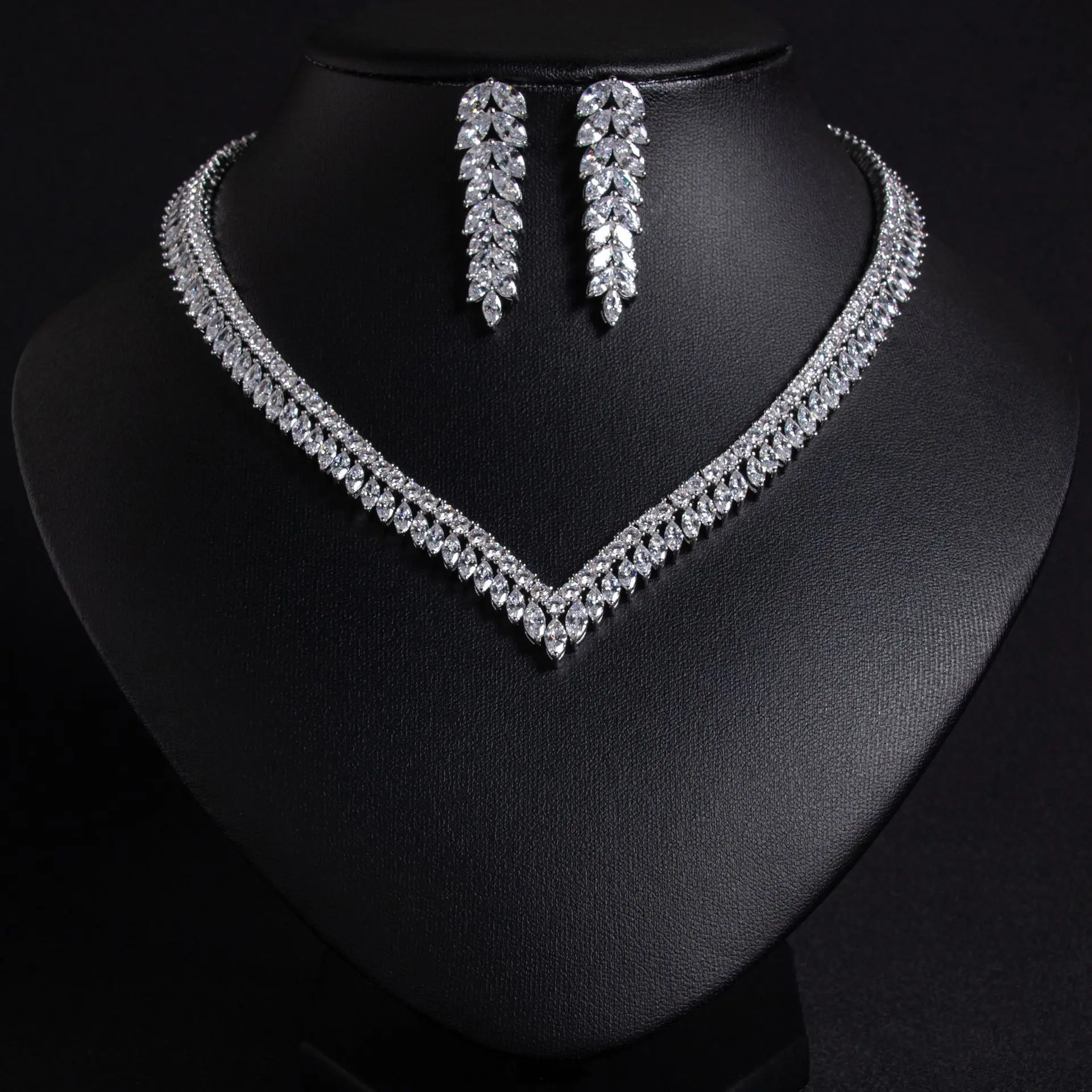 

Bridal Necklace Earrings Set European and American Popular Luxury Zircon Tassel Earrings Fashion Accessories Dress Casual Earrin