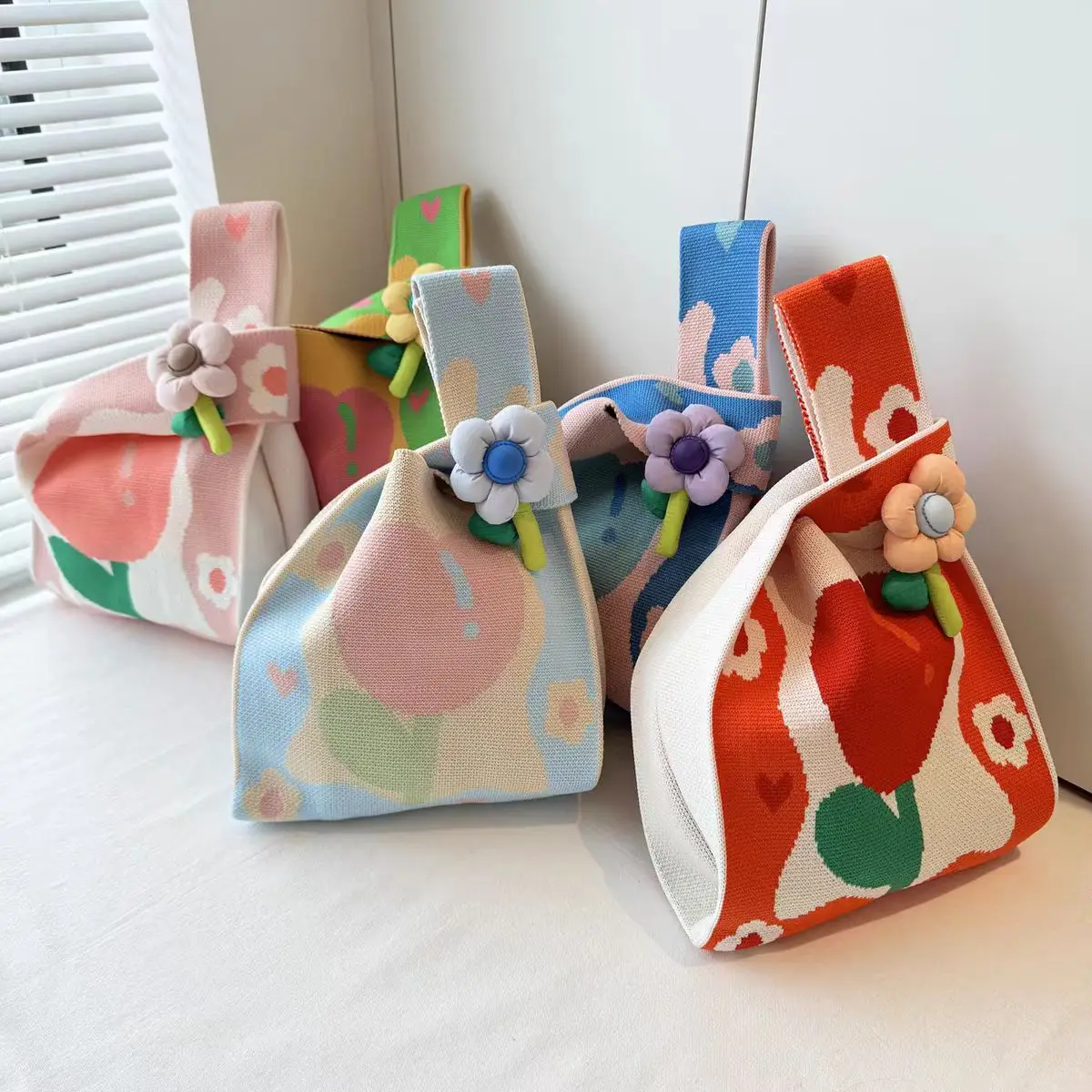 Popular Internet Celebrity Cartoon Flower Handbag Women's Knitted Wool Bucket Bag Versatile Hand Carry Casual Tote Bag