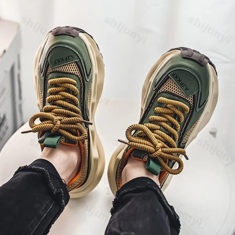 

Новинка 2024, мужская повседневная обувь, весенняя дышащая обувь с сеткой на толстой подошве, модные трендовые универсальные удобные кроссовки на массивном каблуке со шнуровкой