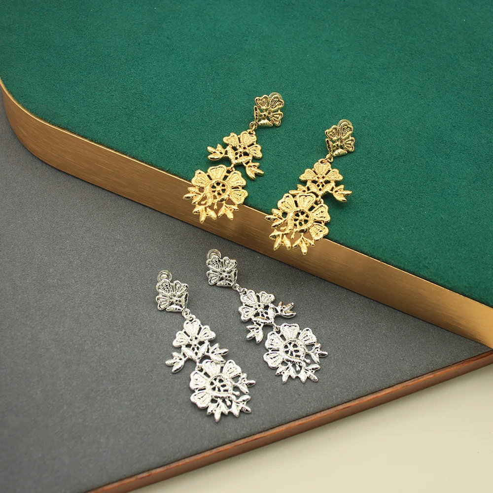 

Полые серьги для женщин, легкая роскошь, элитные ощущения, вышитые цветы, свадебное платье, вечерняя вечеринка, нишевые серьги