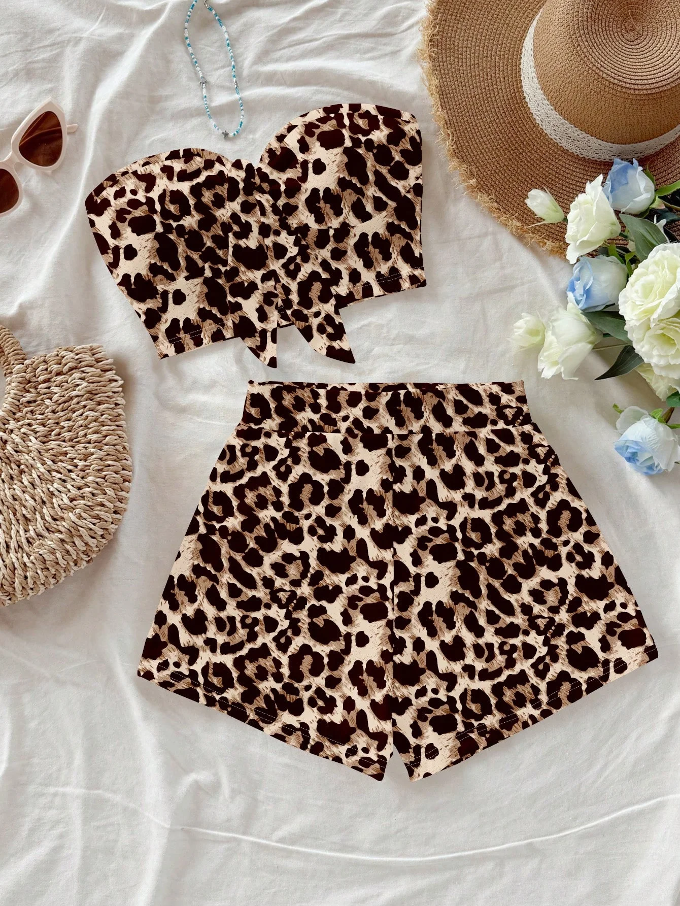 

Летний комплект шорт без бретелек в европейском и американском отпускном стиле с леопардовым принтом, комплект из двух предметов для пикантной девушки, женский