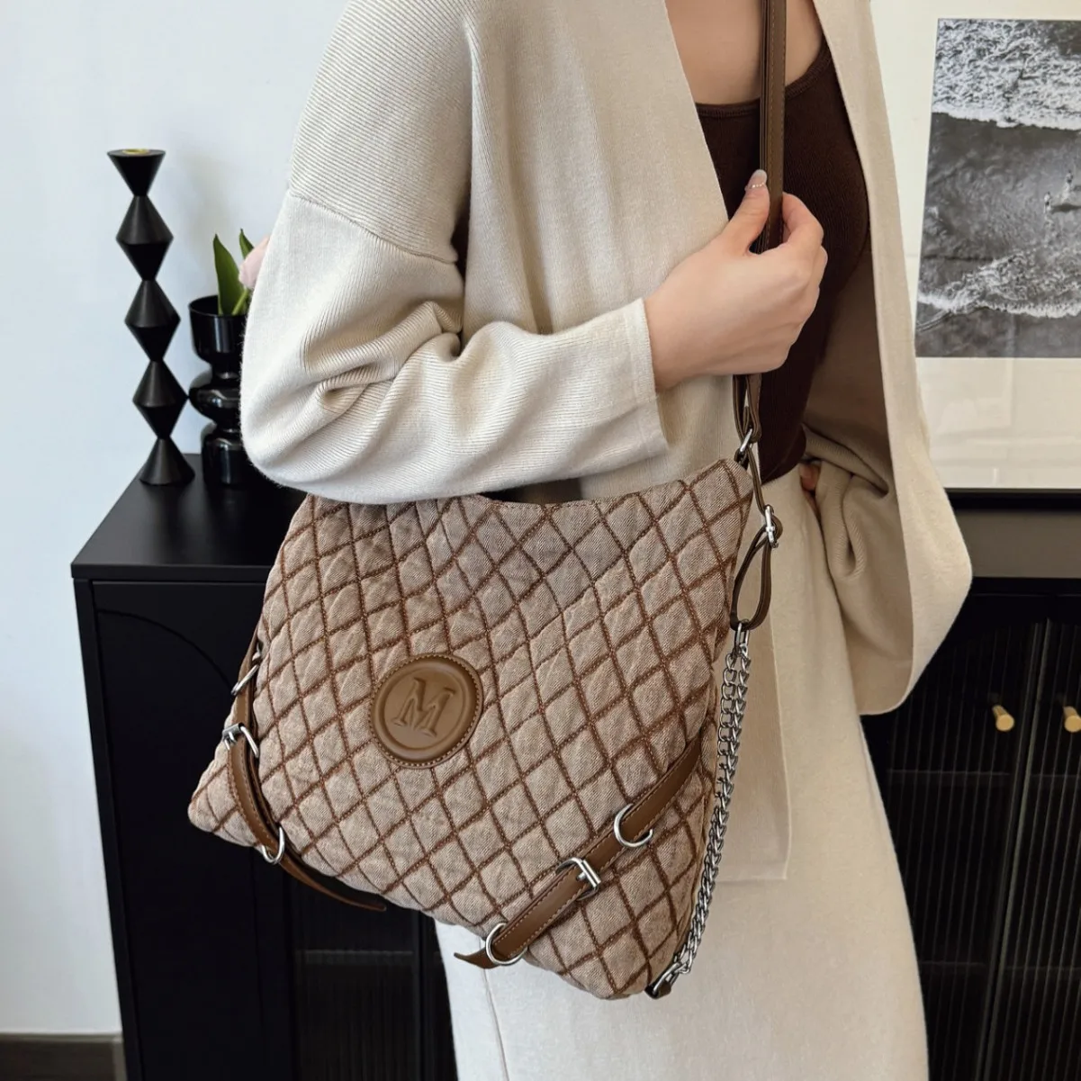 

Premium niche design light luxury letter printing bag 2025 new versatile retro shoulder oblique span bag women