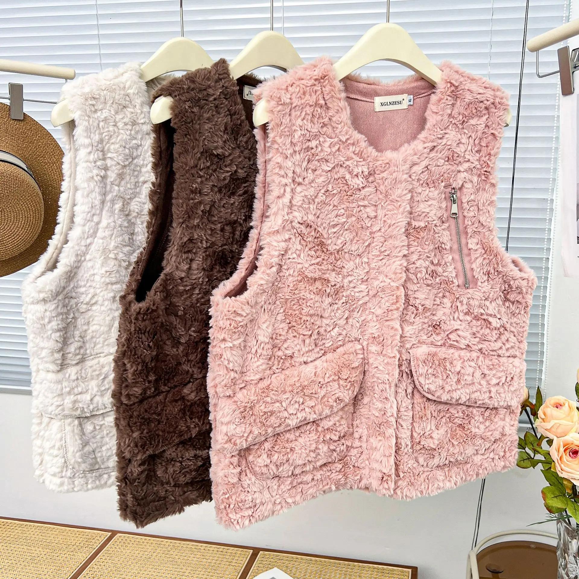 Plus Size Womens Plush Jacket Winter Casual Fashion Embossed Rabbit Faux Fur Outwear Zipper Pocket Warm Sleeveless Vest 3077