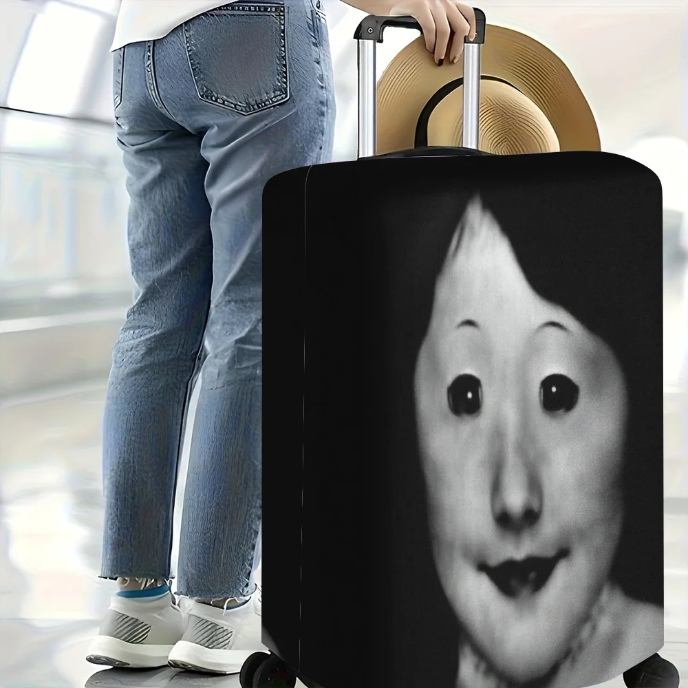 1pc of luggage cover with a spooky portrait print. Fits 18–32-inch suitcases; perfect for Halloween-themed luggage.