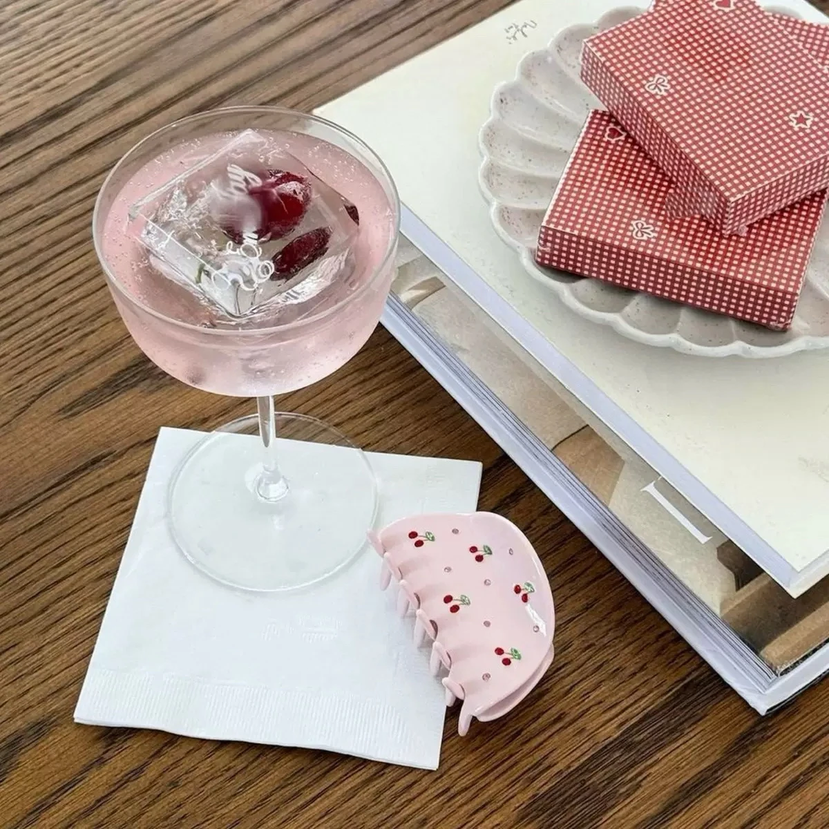 

Crystal Pink Color Cherry Hair Clips for Women Girls Rhinestone Acetate French Hair Claws Shark Clip Sweet Cute Hair Accessories