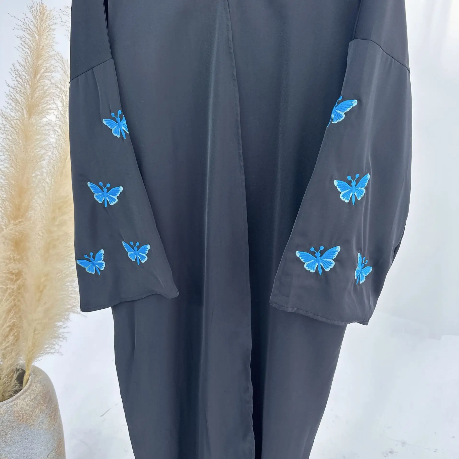 2024 Sweet Butterfly Embroidery Abaya for Muslim Women Elegant Party Dresses Middle East Türkiye Dubai Cardigan Islam Clothing