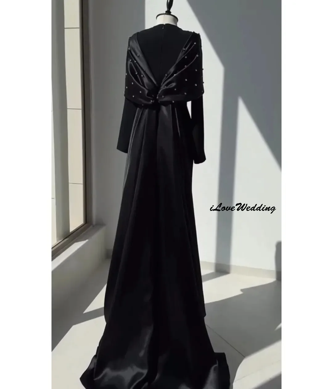 Abiti da sera eleganti con scollo a O con perle 2025 Abiti da cerimonia per invitati da donna a maniche lunghe in raso per le donne Lunghezza del pavimento personalizzato