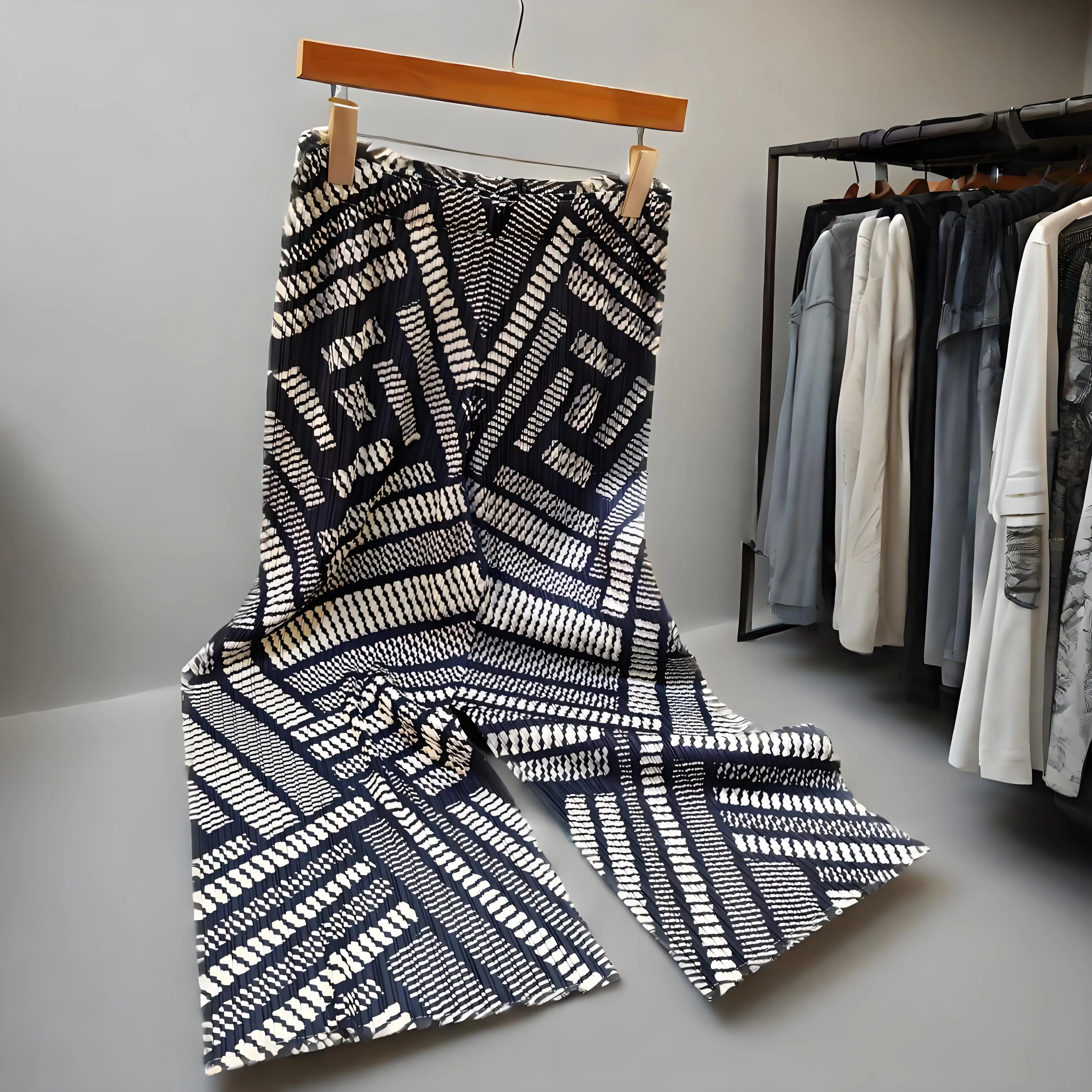 

Miyake New Spring and Summer 2025 Niche Irregular Striped Printed Casual Pants Female Loose Hundred Straight Wide-leg Pants