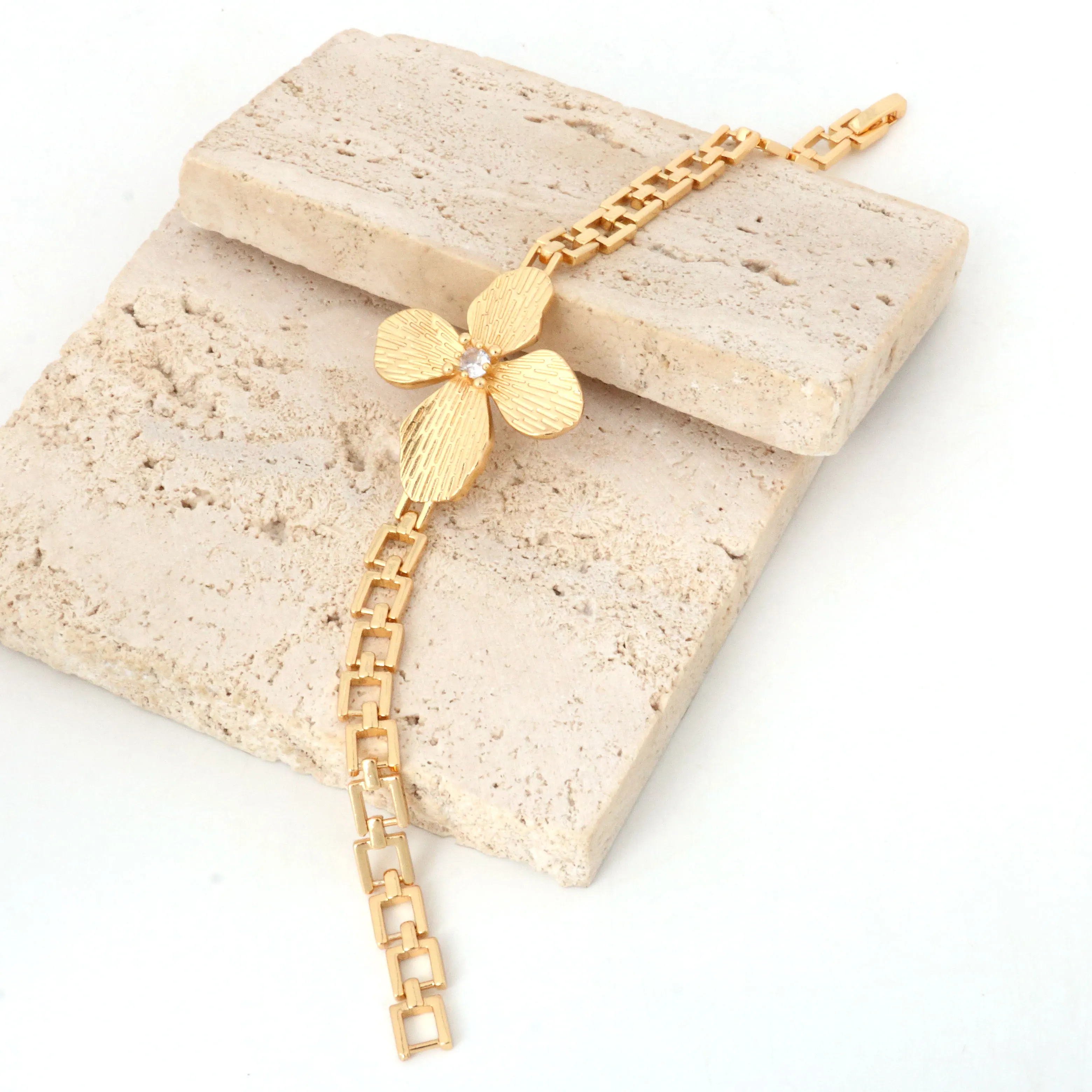 Popular Best Seller Bracelets Gold Plating Women Jewelry Flower Bracelets