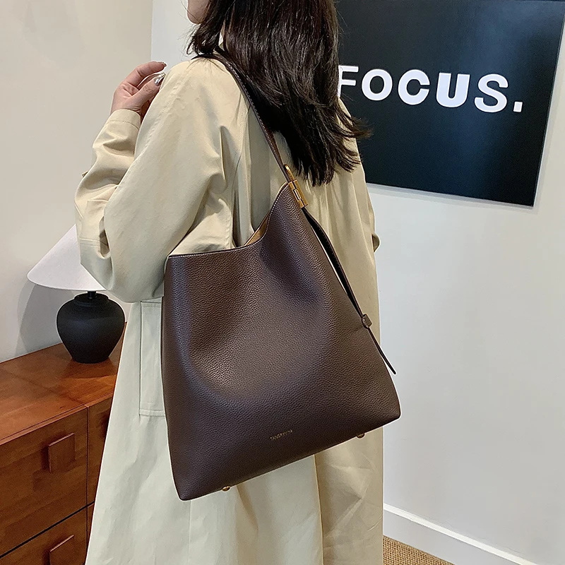 

Luxury Brand Women Messenger Bag In Premium Leather Crossbody Bag For Ladies By Famous Designer Elegant Classic