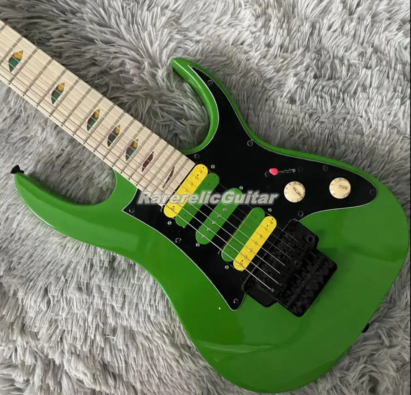 UV777 Universe 7 Strings Green Electric Guitar HSH Pickups Floyd Rose Tremolo Maple Fretboard Disappearing Pyramid inlay