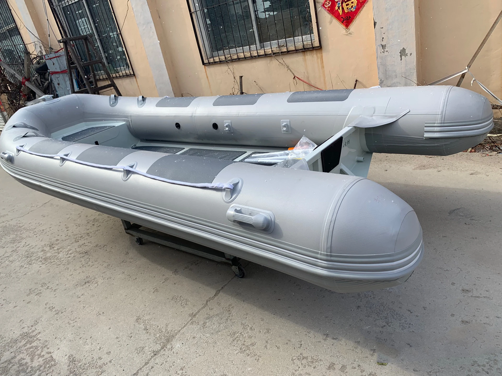 CE High Quality 13ft 3.9m Hypalon Pvc Inflatable Rigid 390 Console Deep V Fishing Aluminum Ocean Rowing Rib Boat With Motor