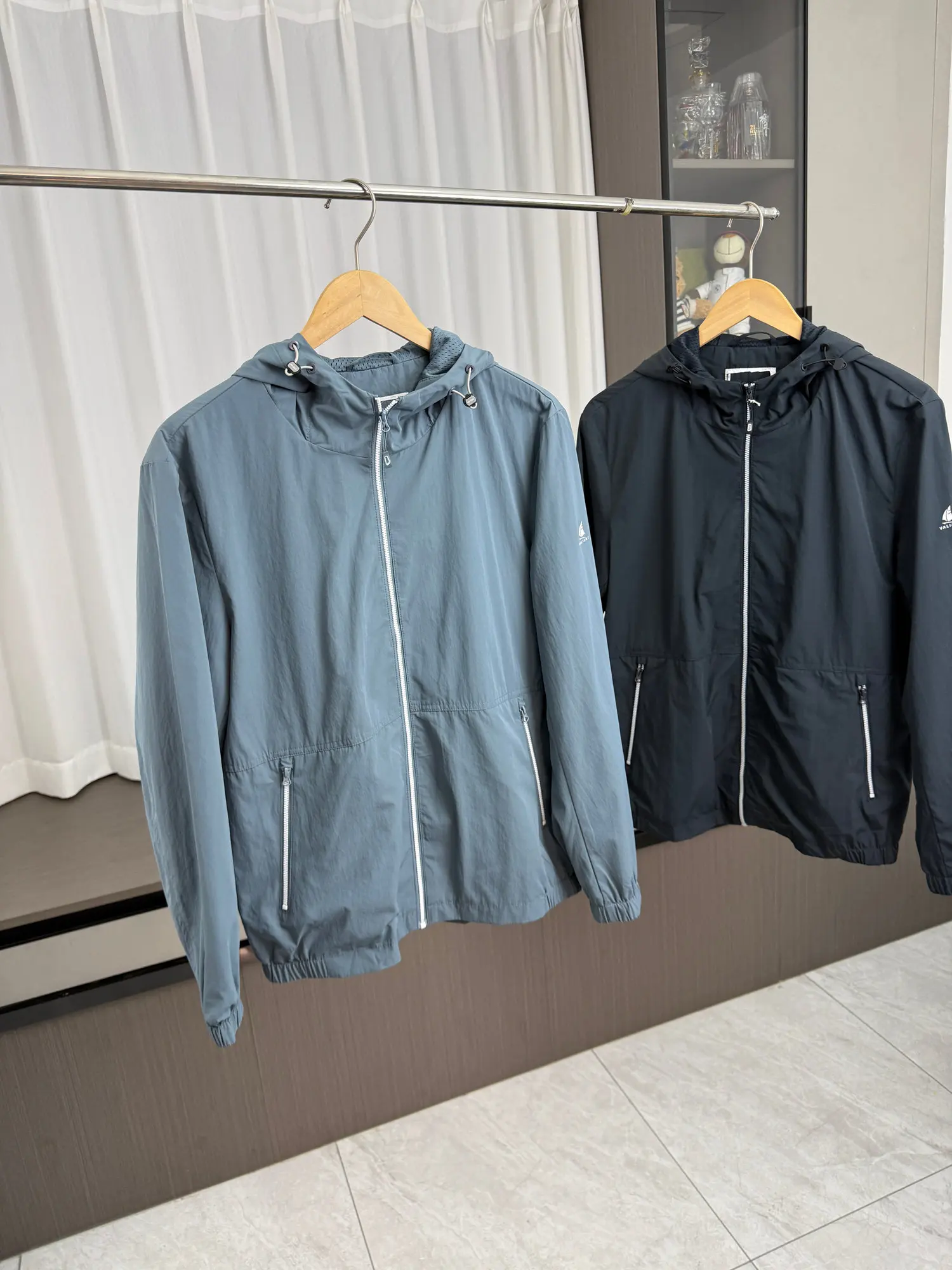 

MengRui Card Series Smooth Comfortable Men's Spring Autumn Outdoor Thin Breathable Hooded Jacket Casual Outerwear