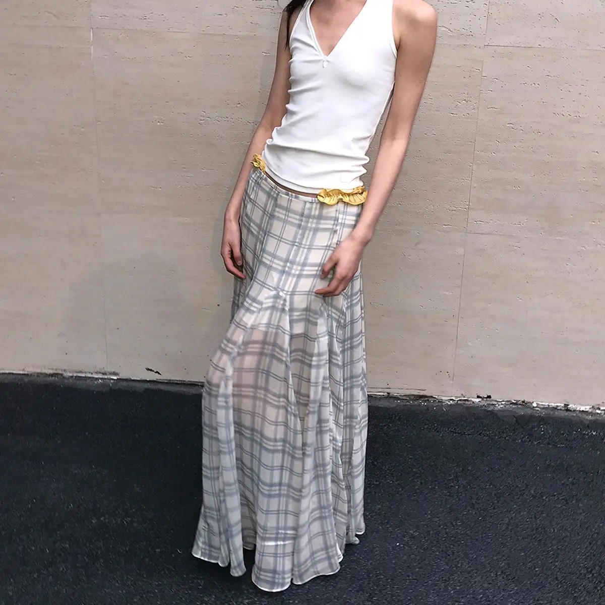 Irregular Checkered Fish Tail Decoration Makes The Body Appear Slim, Slightly Transparent, And Gentle. Half Body Skirt