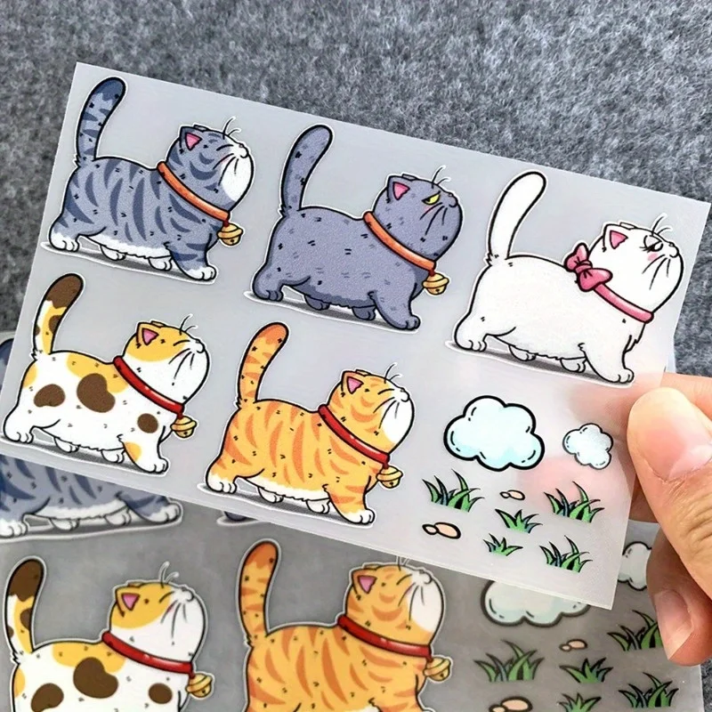Autocollant de voiture réfléchissant en forme de chat de dessin animé, autocollant en vinyle de style anime optimiste, finition mate auto-adhésive pour véhicules et surfaces en plastique