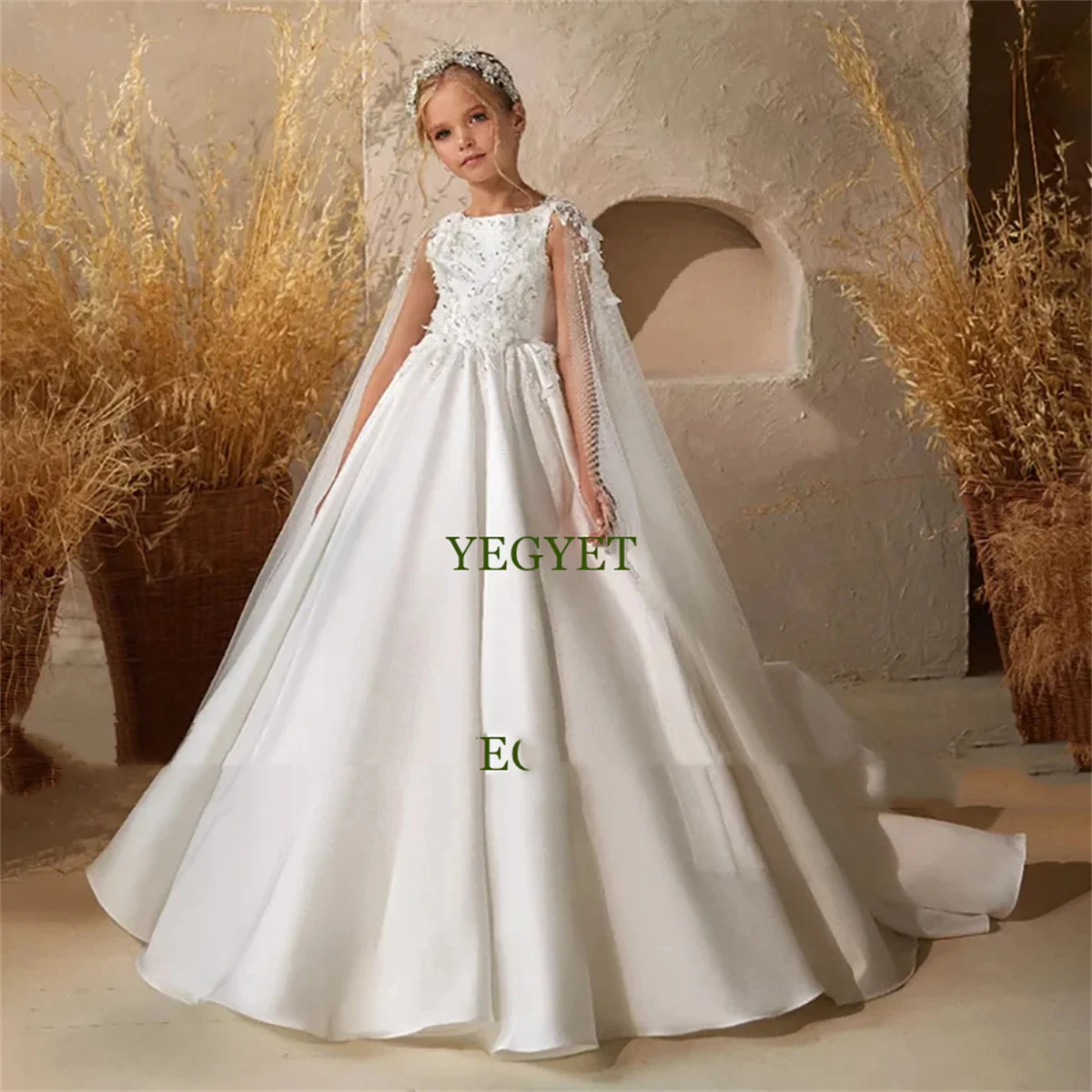 Luxury White Lace Appliques Flower Girl Dress With Cape 2024 A-Line O-Neck White Sleeveless Pearls Beading First Communion Gown