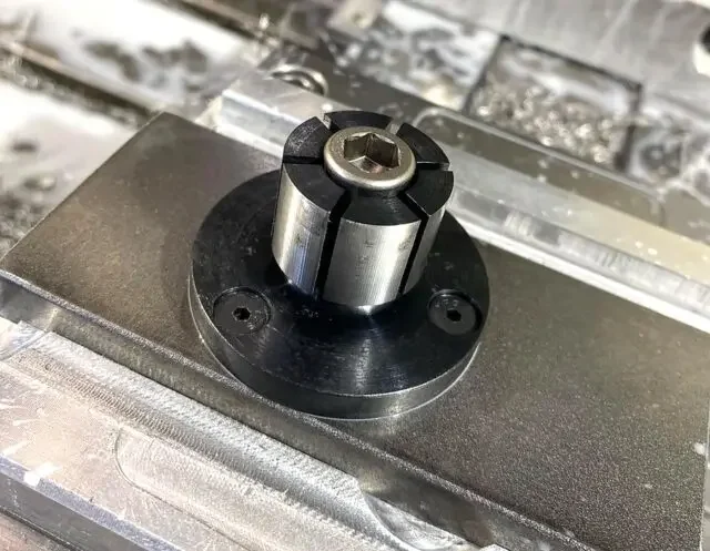 High-precision inner hole expansion clamp for CNC machines