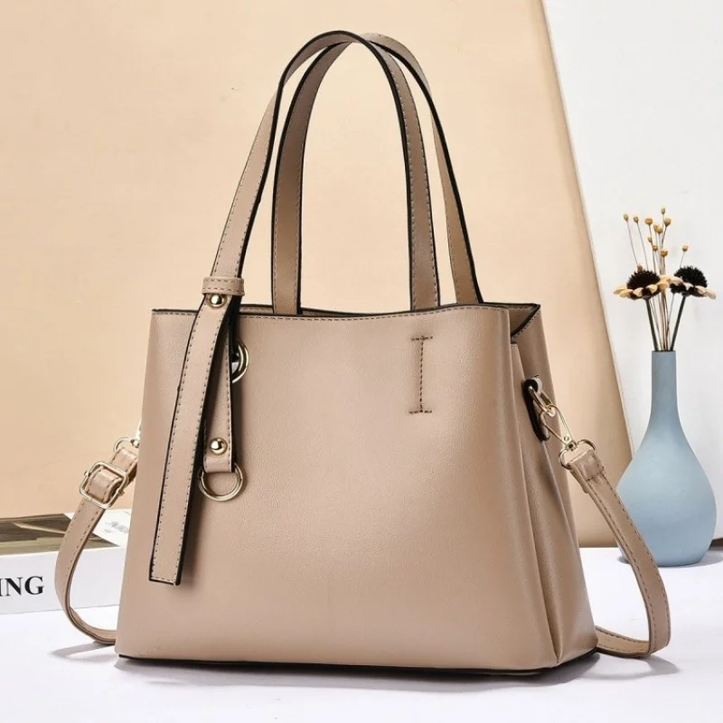 

Textured Ostrich Tote Bag For Women Luxury Designer Inspired Handbag For Sophisticated Style Statement