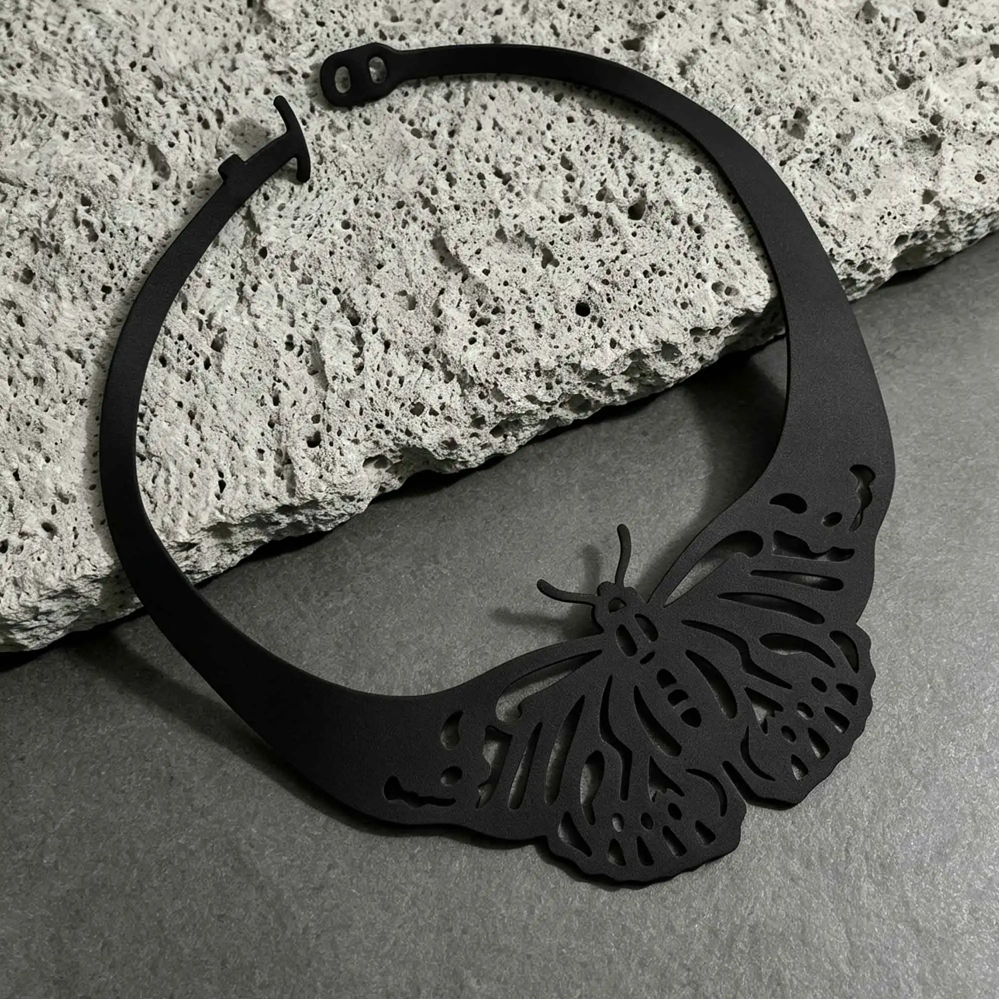 Marliwoo Exquisite Hollow Moth PU Leather Bib Necklace Fashion Neck Piece for Halloween Party Club Cosplay Women Jewelry
