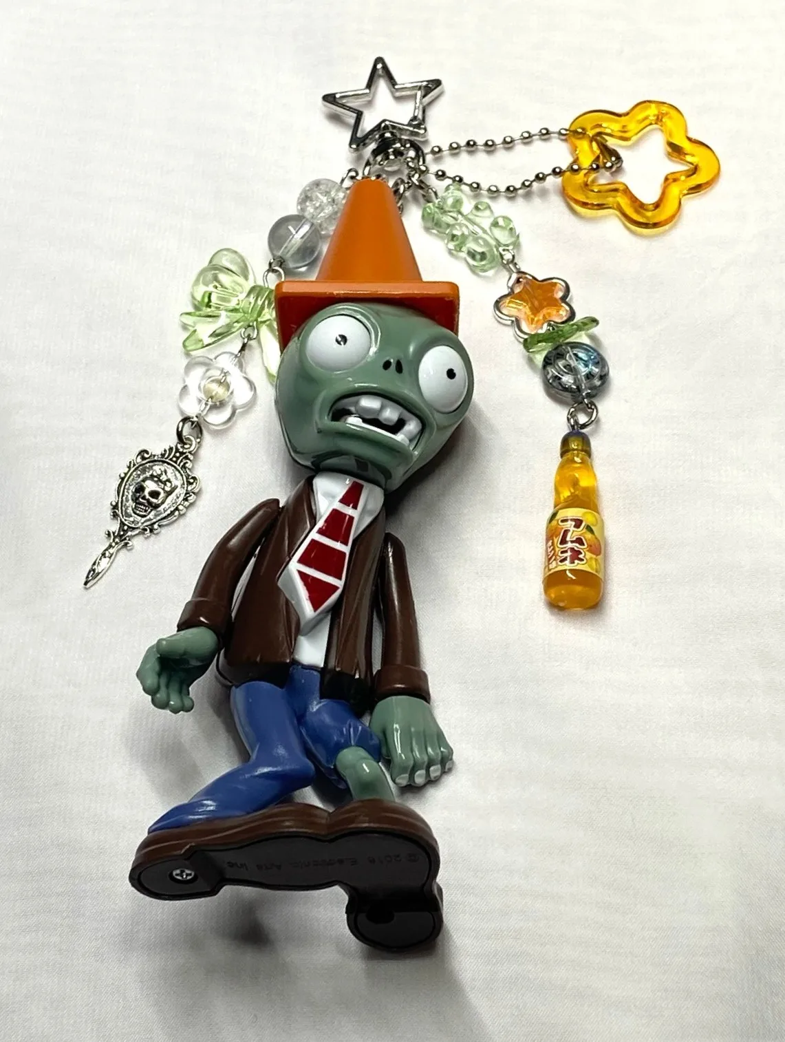 Game-themed roadblock zombie doll keychain, Y2K style, a must-have accessory for game enthusiasts.