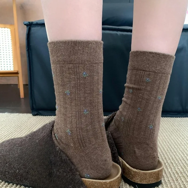 1/4 Paar Damen-Socken für Herbst und Winter mit kleinem Blumenmuster, trendige Freizeitsocken, bequem, atmungsaktiv, einfach, schweißabsorbierend, mittellange Socken