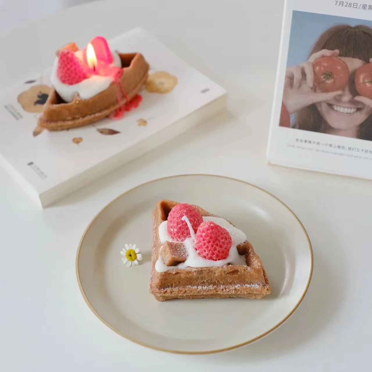 Waffle Scented Candle Dessert Cute Soy Wax Food Creative Candle Smoke Free Aromatherapy Home Room Decoration