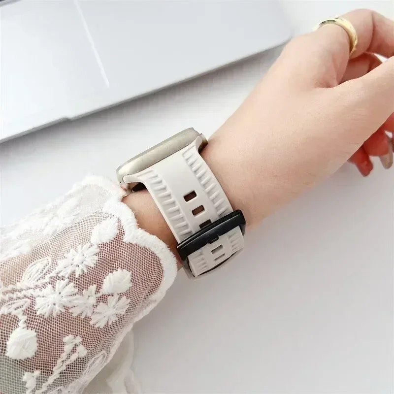 สายซิลิโคนสําหรับ Apple Watch Band 45 มม.41 มม.44 มม.40 มม.42 มม.38 มม.สร้อยข้อมือกีฬาสําหรับ iWatch Series 9 8 7 6 5 SE 4 3 2 Ultra 49 มม.