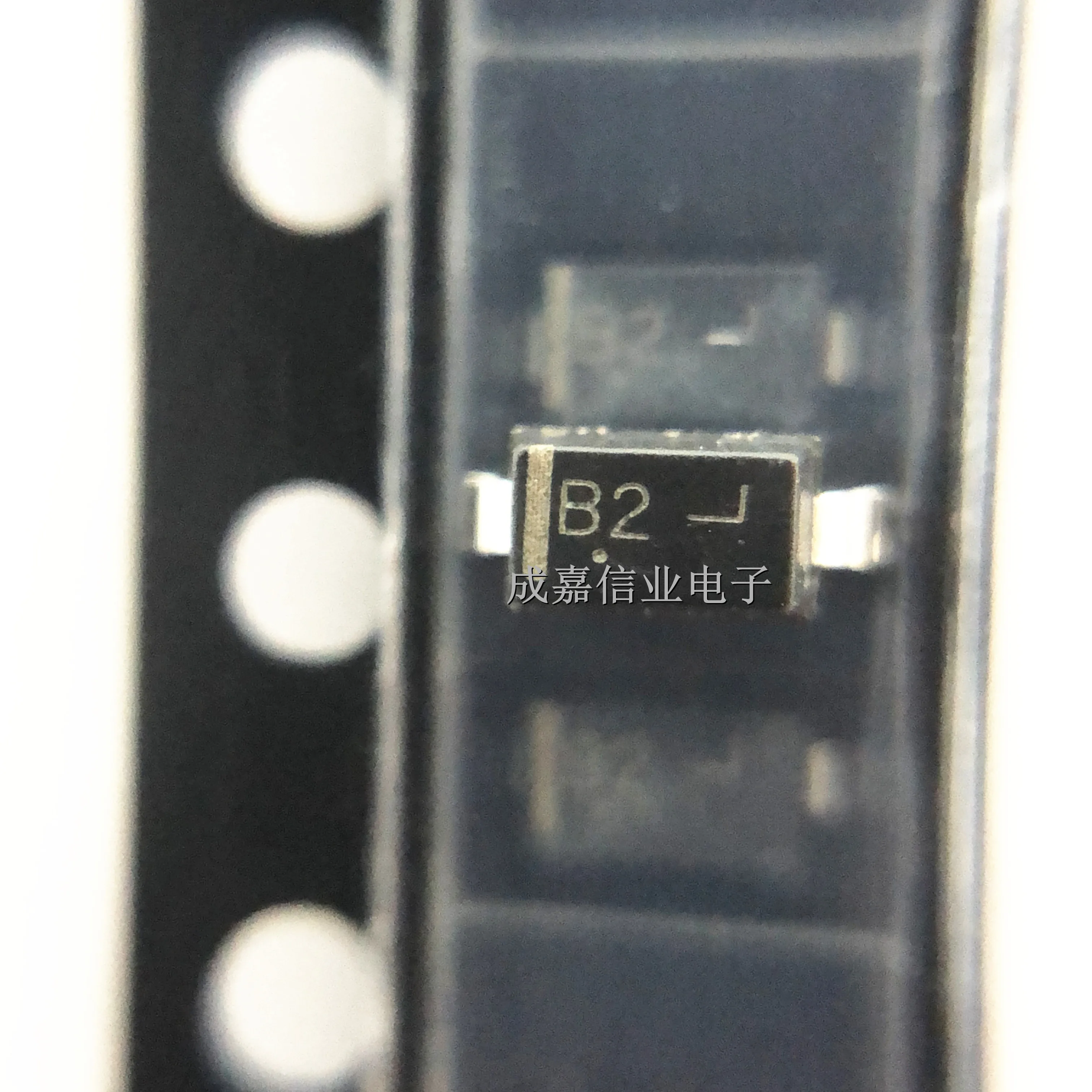 

100pcs/Lot MBR0520LT1G SOD-123-2 MARKING;B2 Diode Schottky 20V 0.5A 2-Pin Operation Temperature;-55C-+150C
