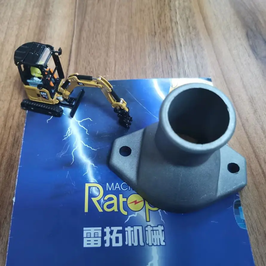 

Excavator Parts 3D95 4D95 Engine Water Outlet connector 6204-11-6421 4D95 Thermostat Cover 6204116421