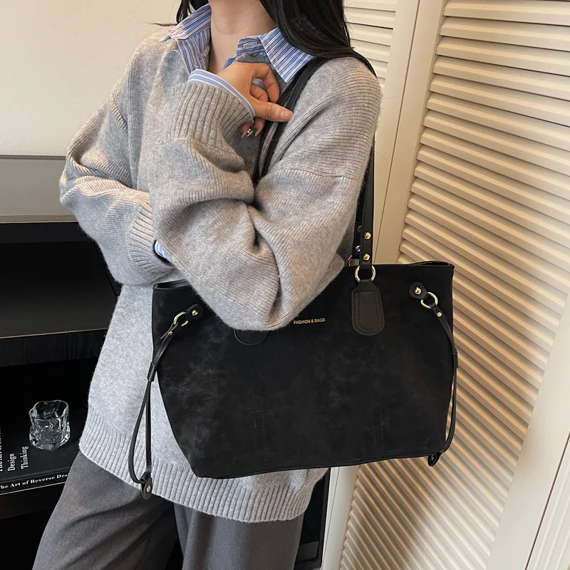 حقيبة كتف كلاسيكية واسعة لعام 2025، محفظة ركاب عصرية للنساء، حقيبة كروس ريترو، حقيبة بسيطة من اليوم إلى الليل #4