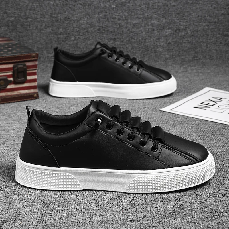 2024 New Classic Black Shoes Men Fashion Leather Sneakers Comfortable Slip-On Loafers Flats Sneakers Men Casual Skateboard Shoes