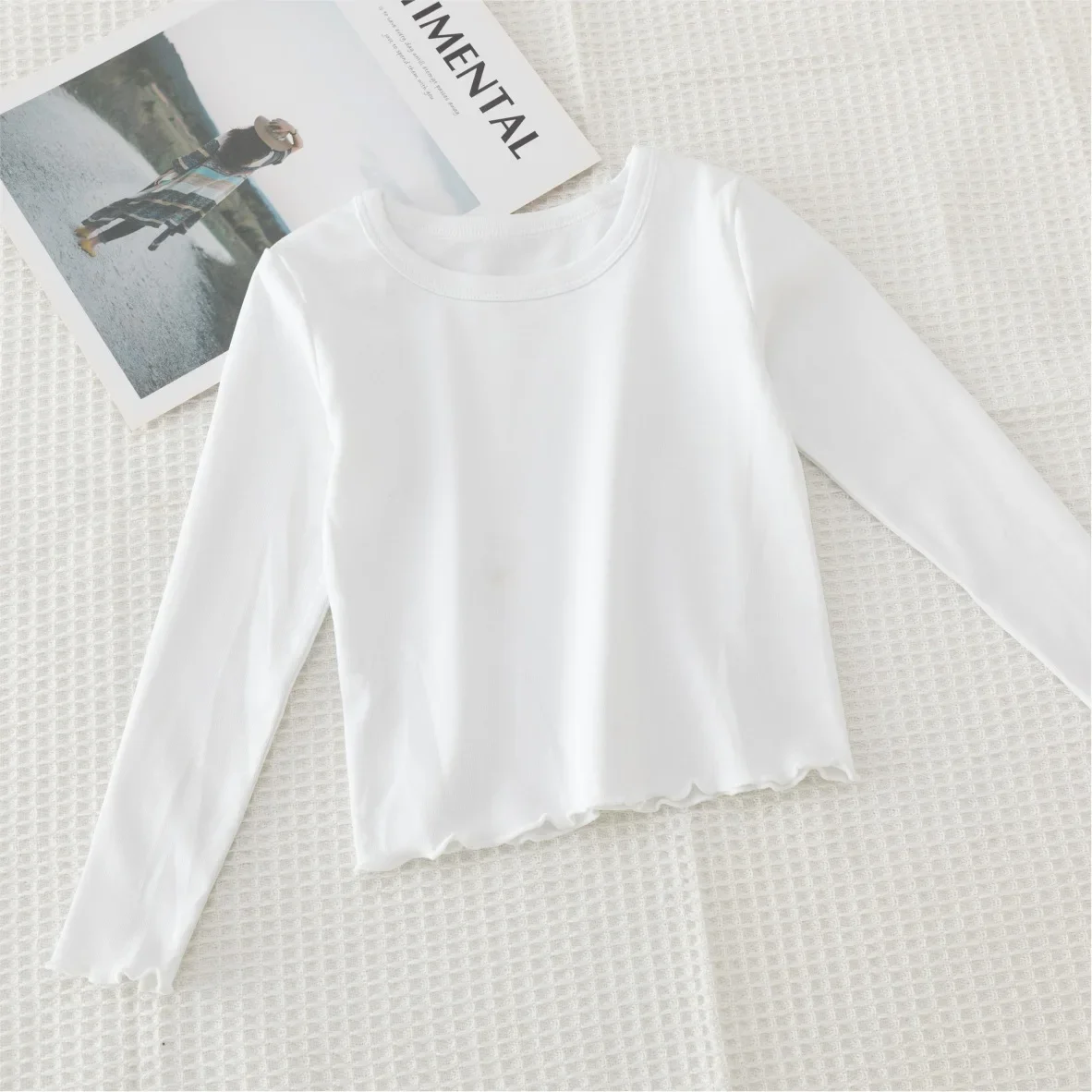 Spring and Autumn new girls\' round neck short base shirt  casual long sleeved T-shirt solid color children\'s white top