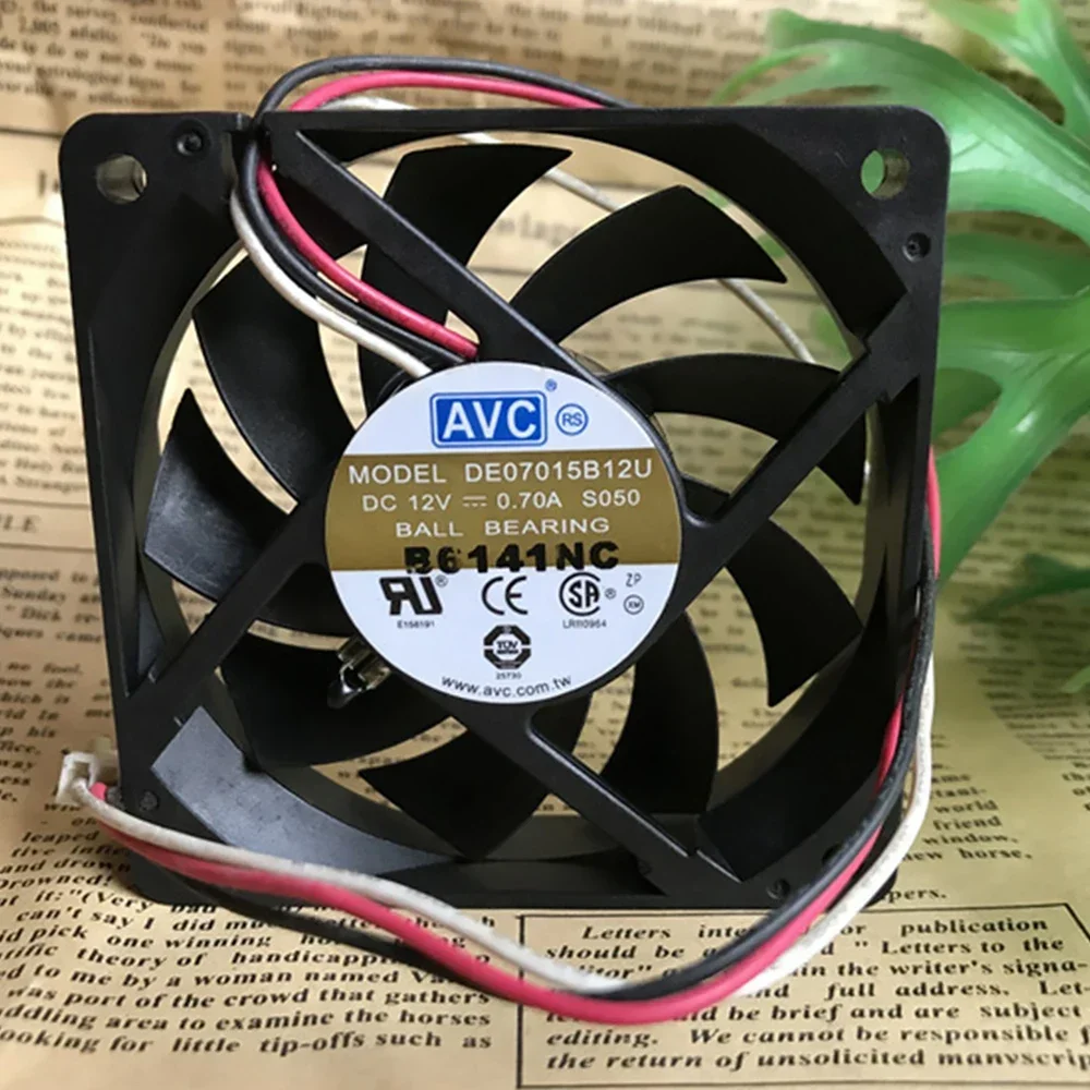 

+NEW 70mm computer cpu fan Original DA07015B12U DE07015B12U 7cm 70mm fan 12V 0.70A 4-P pwm computer chassis