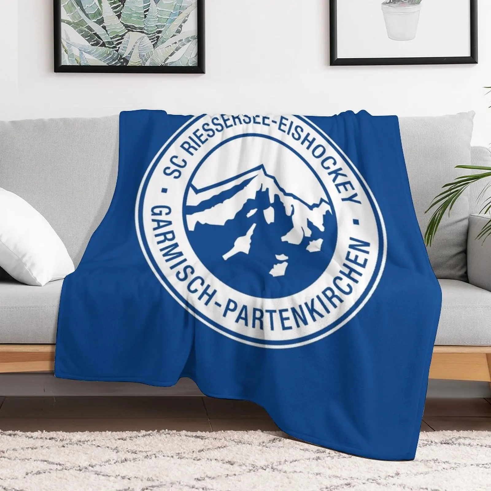 SC Riessersee Throw Blanket